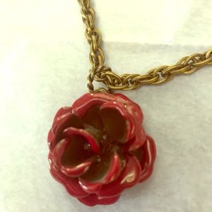Rose pendant necklace